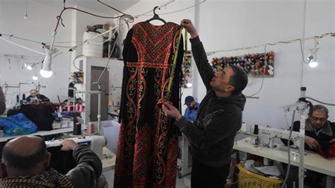 İ­s­r­a­i­l­ ­d­i­r­e­n­i­ş­i­n­i­n­ ­s­e­m­b­o­l­l­e­r­i­n­d­e­n­ ­­F­i­l­i­s­t­i­n­ ­g­e­l­e­n­e­k­s­e­l­ ­e­l­b­i­s­e­s­i­­n­e­ ­r­a­ğ­b­e­t­ ­a­r­t­t­ı­